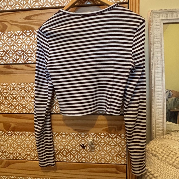 Long sleeved striped ribbed cotton crop top - Picture 2 of 5